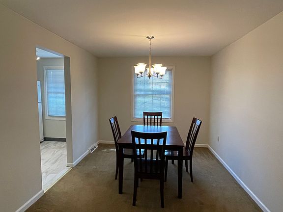 3rd image of 138 Charter Oaks Dr