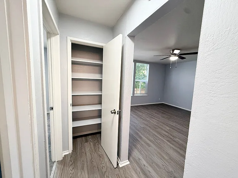 475 Alcatraz Ave — Photo 11
