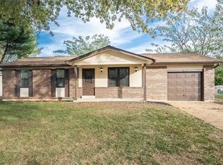 2862 Woodbury Dr, Saint Louis, MO