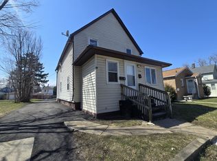 920 S McAlister Ave, Waukegan, IL 60085
