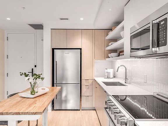 2nd image of 680 N Ave Ne #1912