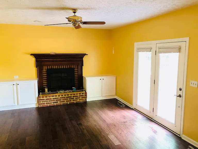 2021 State Room Dr — Photo 13