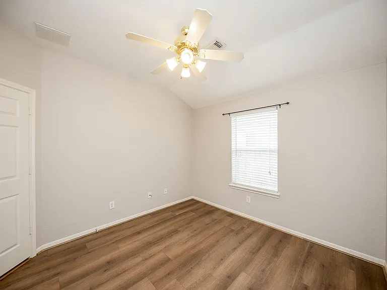 14618 Rochelle Ct — Photo 33