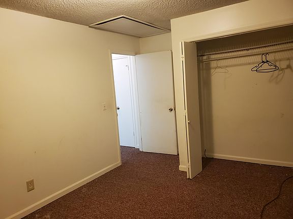 2nd image of 3009 Hawthorne Pl SE #B