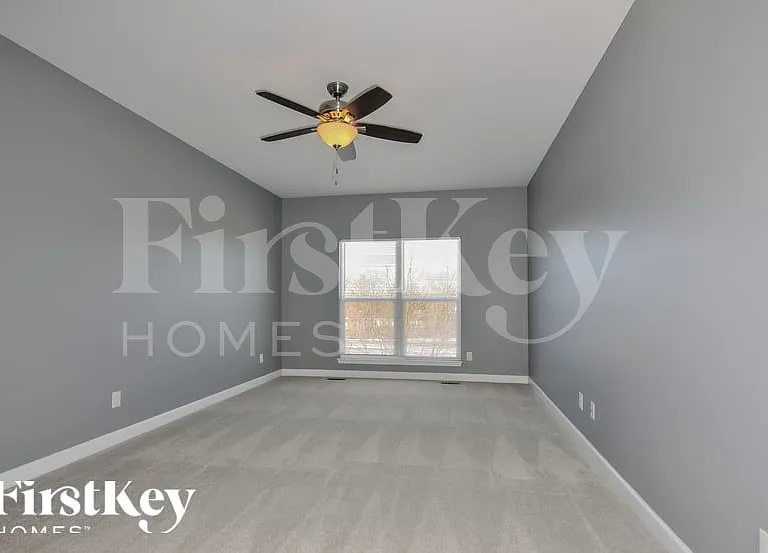 221 Lonepine Dr — Photo 9