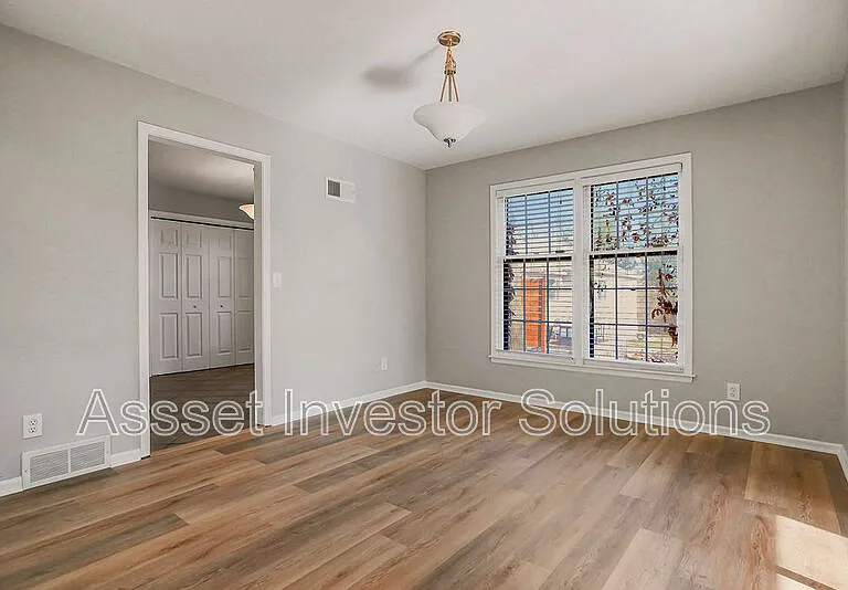 11109 Delmar Ct — Photo 8
