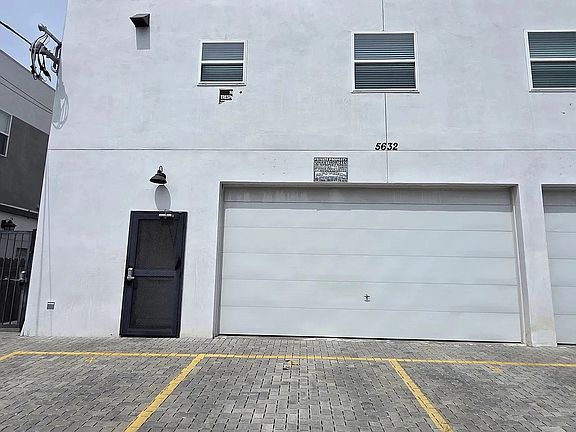 2nd image of 5632 Willowcrest Ave #3X3A