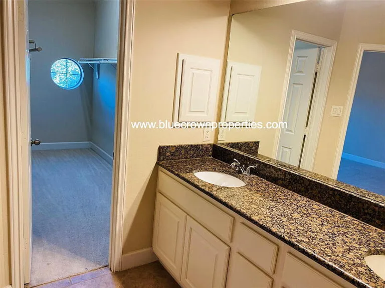 2410 Knight St — Photo 12