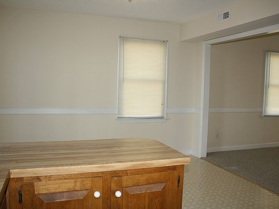 3rd image of 210 Port Dr