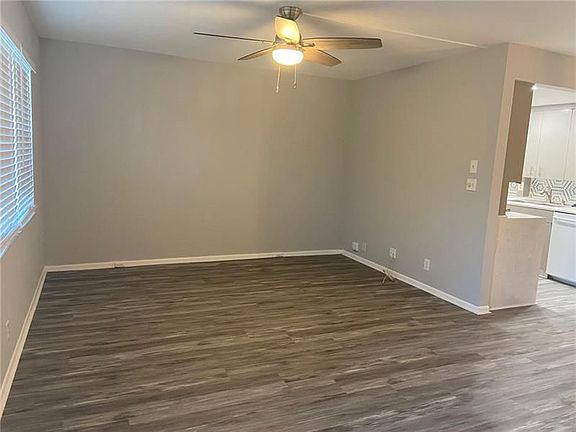3rd image of 2404 Antigua Cir APT F3