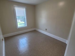 649 S Summer St #2L, Holyoke, MA 01040