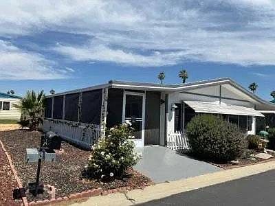 2nd image of 601 N Kirby St Spc 451