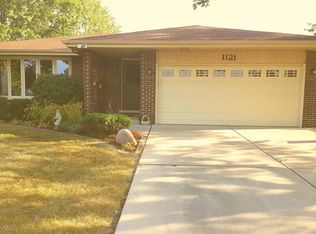 1121 68th St, Downers Grove, IL 60516