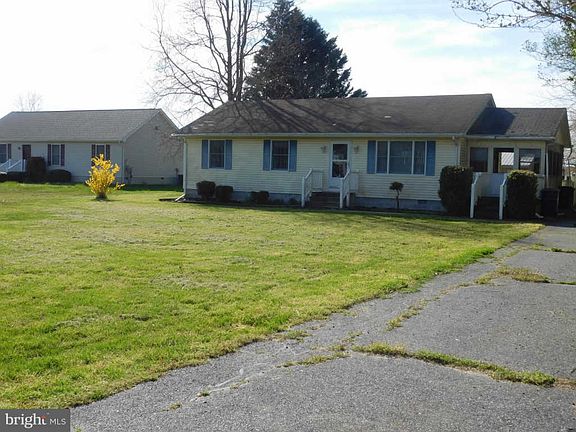 3rd image of 213 Hosier Street Ext