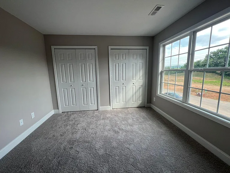 4864 Stoneyhurst Ln — Photo 24