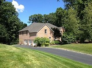13 Greenfield Hl, Sparta, NJ 07871
