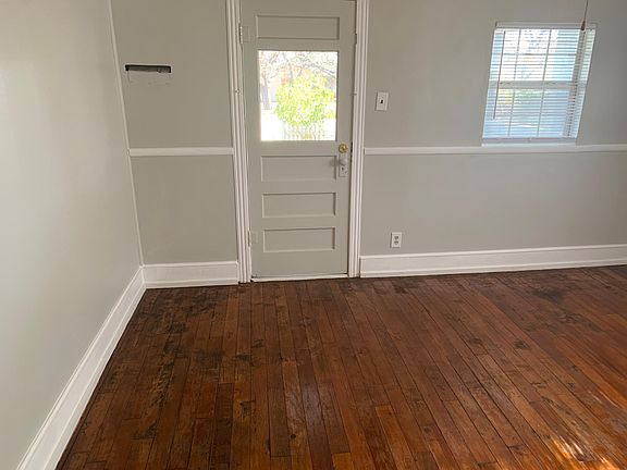 4th image of 1242 Mulberry St