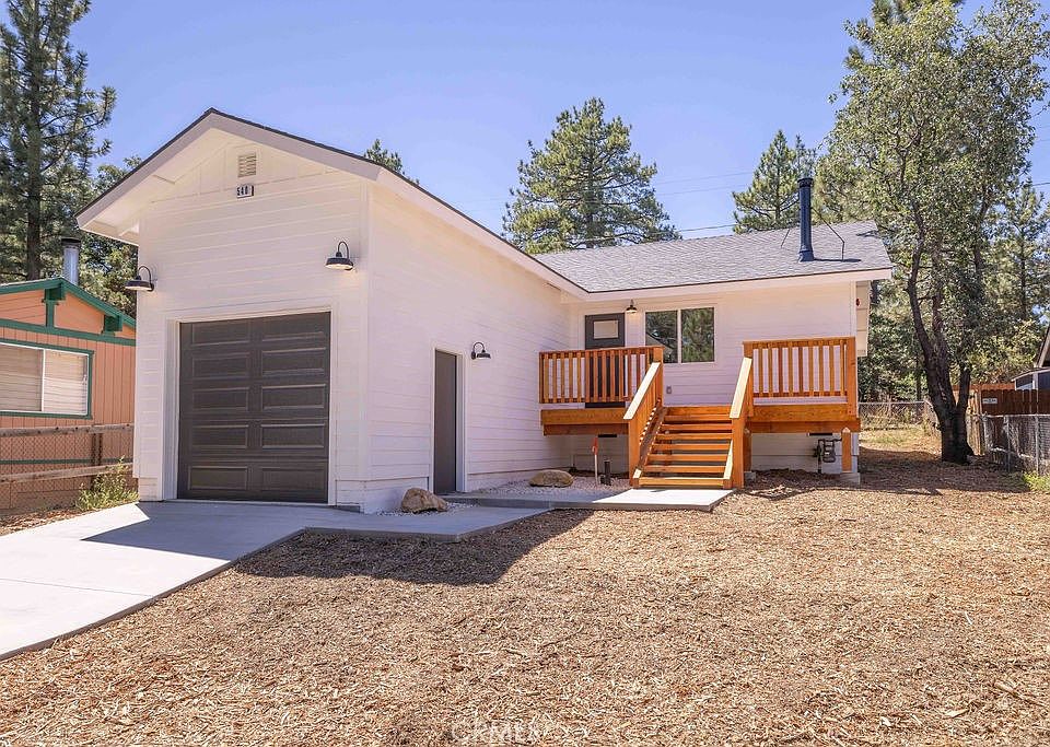 1st image of 540 Vista Ave