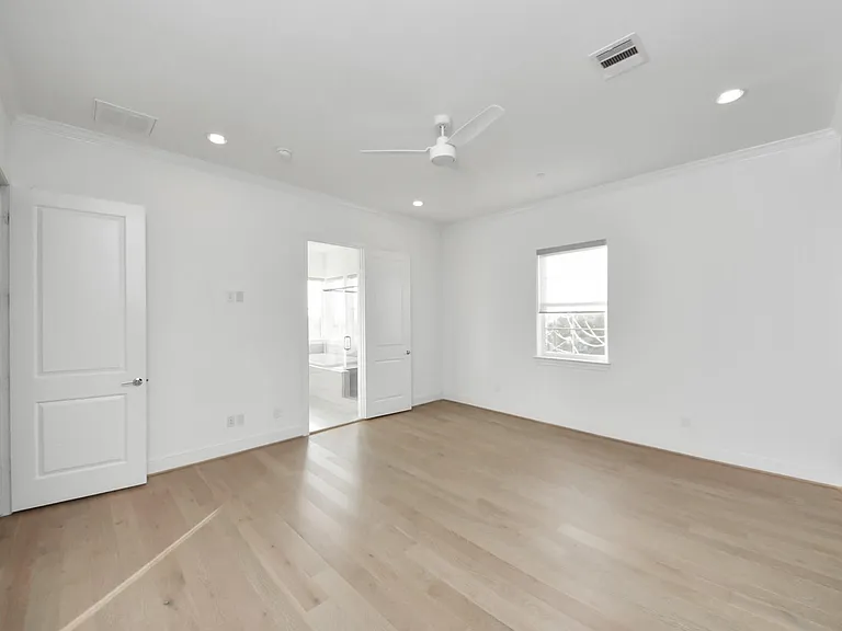 4005 Woodshire Village Est — Photo 24