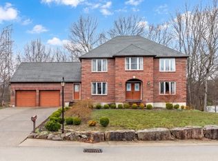 20 Teaberry Ln #1, Braintree, MA 02184