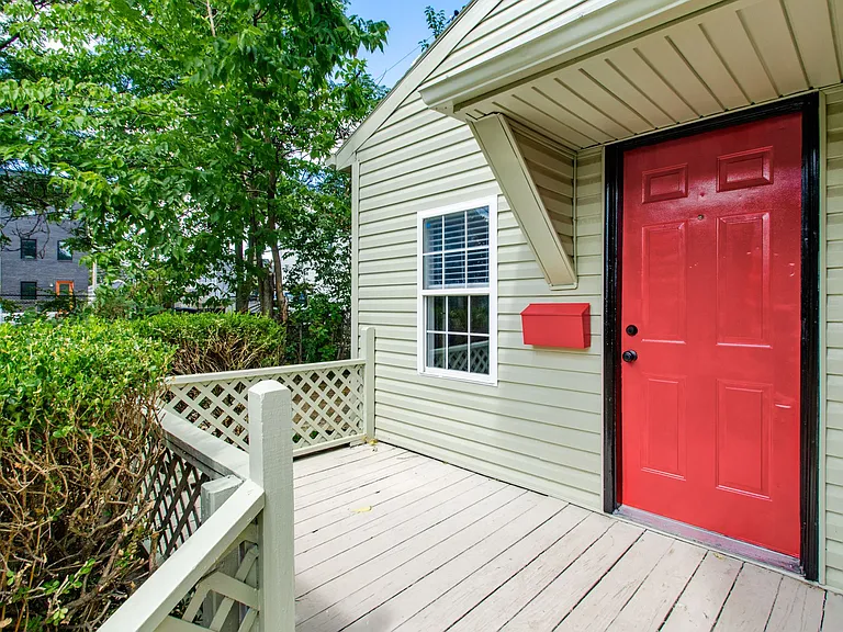 1426 E Rich St — Photo 5