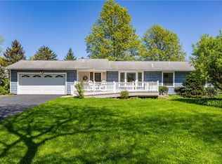 18 Northampton Cir, Rochester, NY 14612