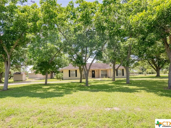 614 Aloe Rd N, Victoria, TX 77905