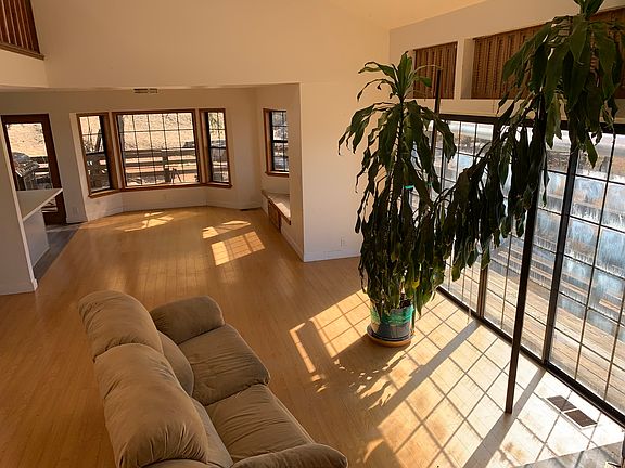 5th image of 3160 Ridgewood Rd