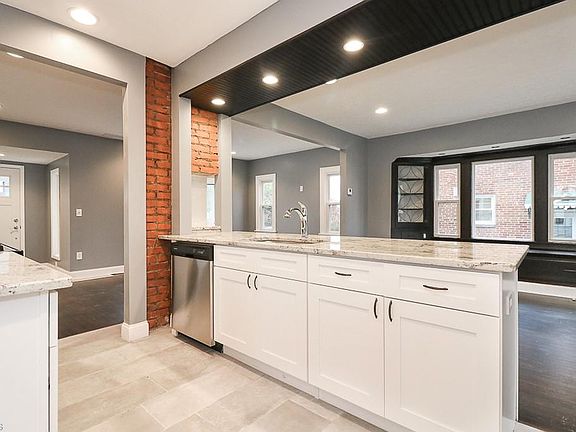 3rd image of 4434 Forestwood Dr