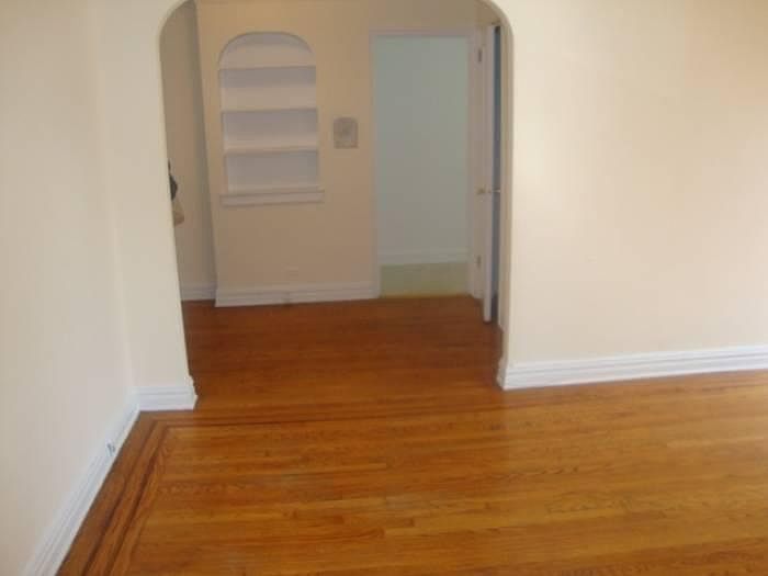 2nd image of 113 W 77th St APT 2