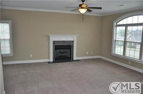 3rd image of 1813 Shagbark Way