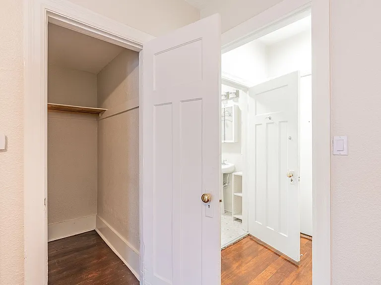 Carolina Court — Photo 18