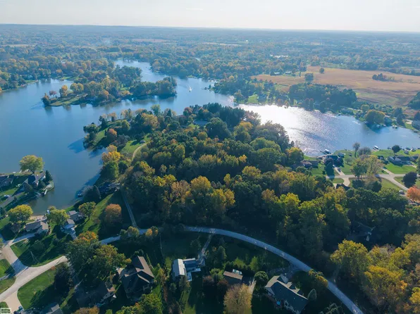 3825 Lake Lapeer Dr, Metamora, MI 48455