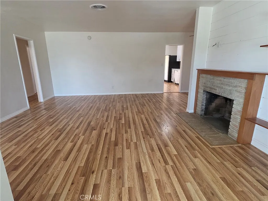 2 bed, 1200 sqft, $3,000 — Photo 3