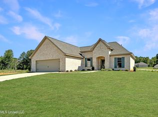 767 Magnolia Point Cir, Pearl, MS 39208