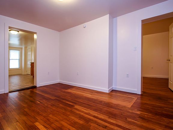 3rd image of 729 Winchester Ave #10643525