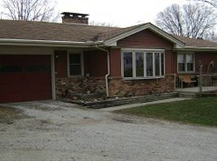 918 Maple Hill Rd, Bloomington, IL 61705