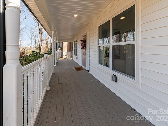 4th image of 412 Montana Dr