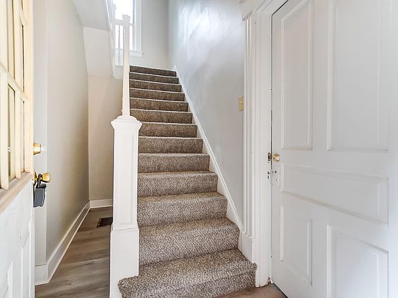 5th image of 4311 Vine St #2