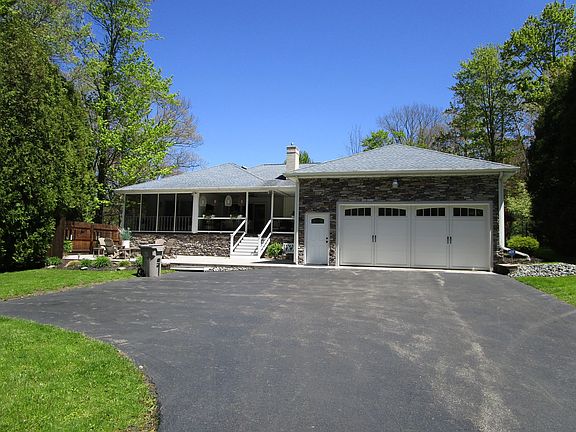 3rd image of 538 Shadow Oaks Dr