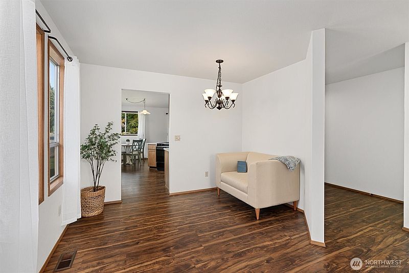 5th image of 35002 14th Avenue SW