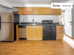 1126 8th St NE #2-B, Washington, DC 20002