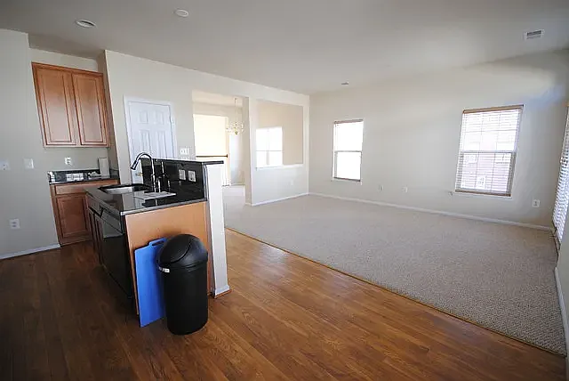 9569 Walker Way — Photo 5