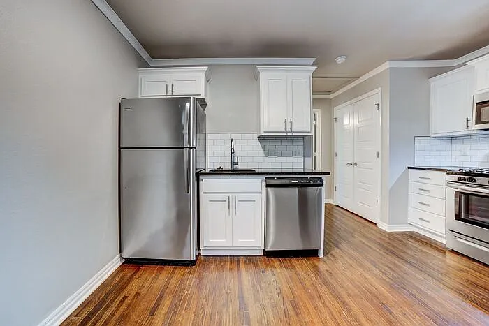 2626 E 8th St #2 — Photo 8
