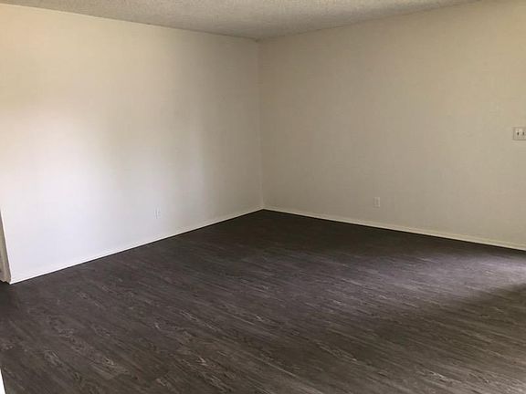 3rd image of 845 Bonita Ave