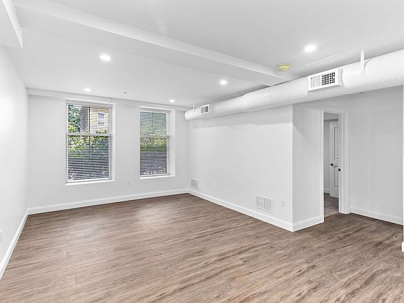 4th image of 8 Lincoln St #8LIN-117