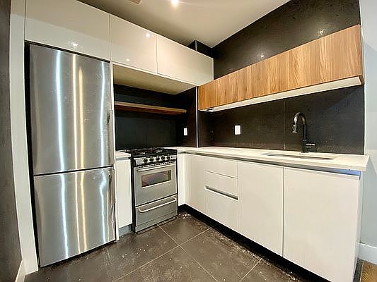 4th image of 50 E 21st St #11D