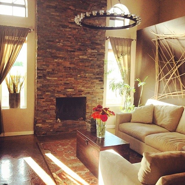 Living Room with fireplace