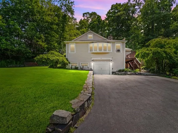 73 Lakeview Drive, Yorktown Heights, NY 10598