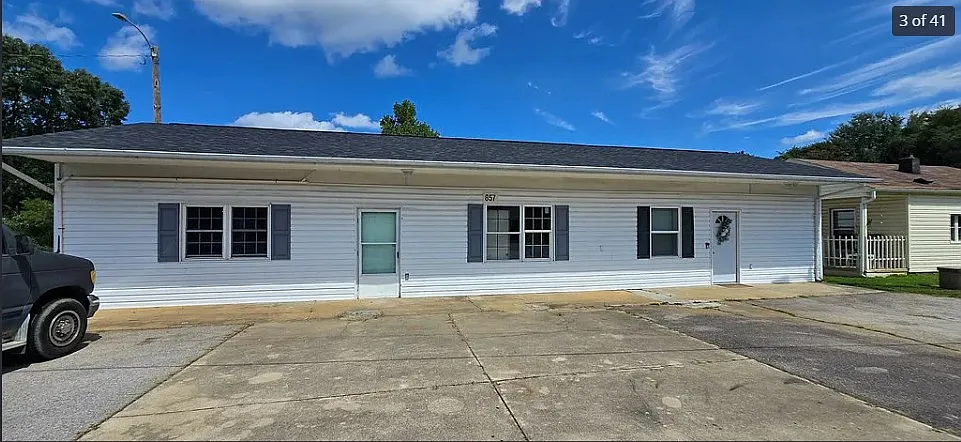 Duplex apartment. - 857 Holland Rd